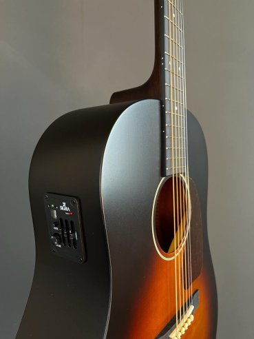 Sigmaguitars JM-SGE Dreadnought Slope Sunburst
