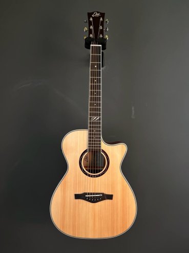 Eko TRI A300 CE Cutaway Chitarra Folk Elettrificata