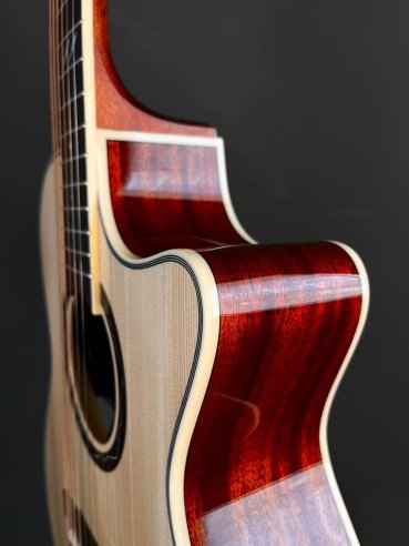 Eko TRI A300 CE Cutaway Chitarra Folk Elettrificata
