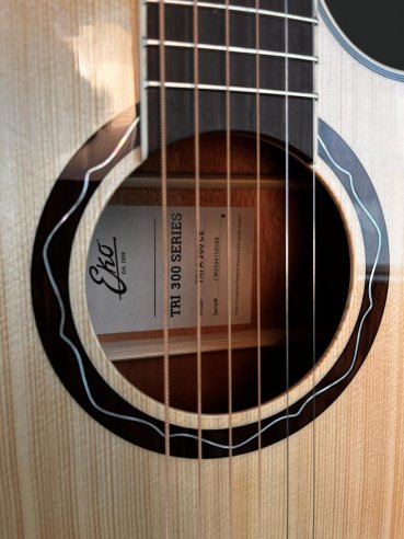 Eko TRI A300 CE Cutaway Chitarra Folk Elettrificata