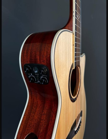 Eko TRI A300 CE Cutaway Chitarra Folk Elettrificata