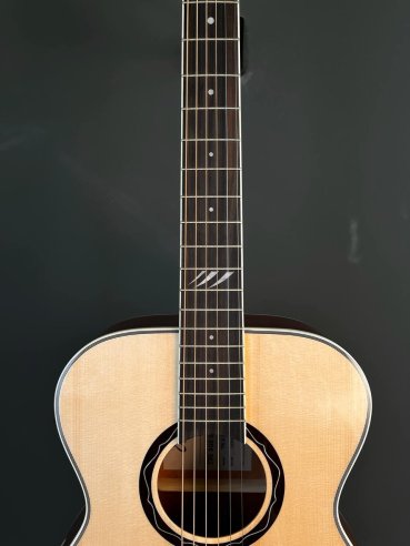 Eko TRI A300 E Cutaway Chitarra Folk Elettrificata