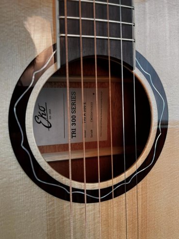 Eko TRI A300 E Cutaway Chitarra Folk Elettrificata