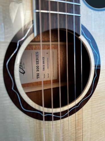 Eko TRI D300 CE Chitarra Folk Elettrificata