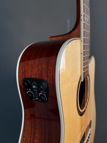 Eko TRI D300 CE Chitarra Folk Elettrificata