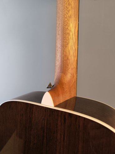 Martin 000-13E Retro Walnut