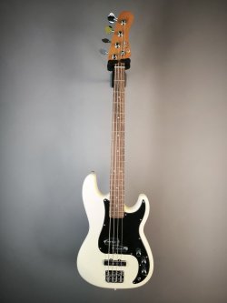 Eko PJ-400 Vintage White Basso Elettrico 2