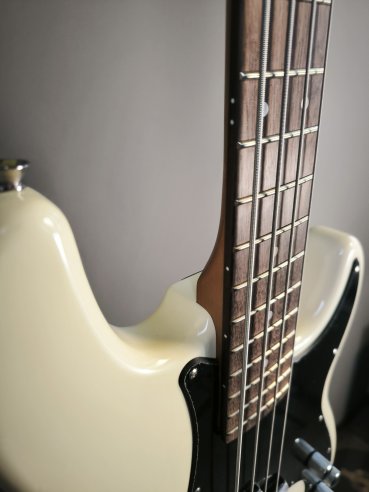 Eko PJ-400 Vintage White Basso Elettrico
