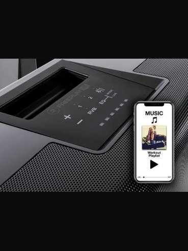 Mackie Freeplay LIVE