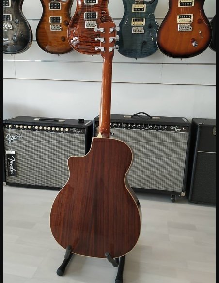 Larrivee OM09 Cutaway Rosewood