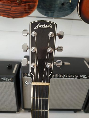 Larrivee OM09 Cutaway Rosewood