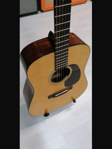 Martin D-18E Folk Elettrificata + Astuccio