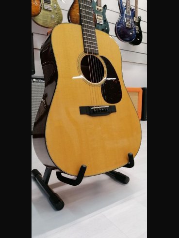 Martin D-18E Folk Elettrificata + Astuccio