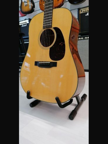 Martin D-18E Folk Elettrificata + Astuccio