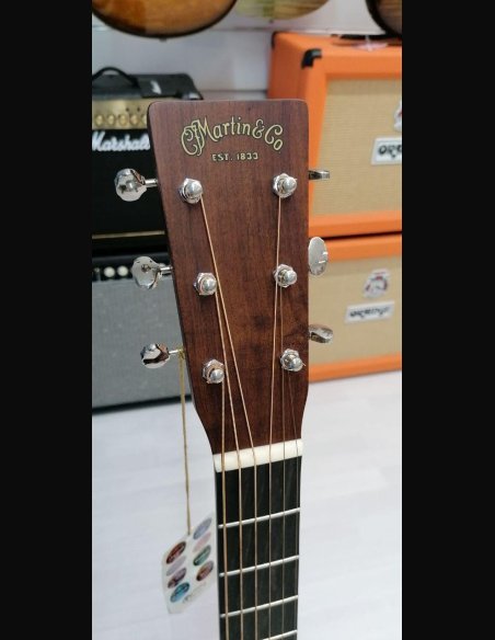 Martin D-18E Folk Elettrificata + Astuccio