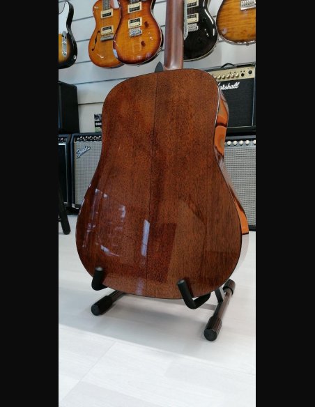 Martin D-18E Folk Elettrificata + Astuccio