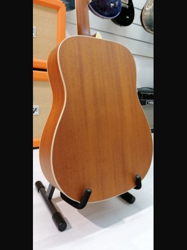 Larriveè L-03E Chitarra Folk Elettrificata