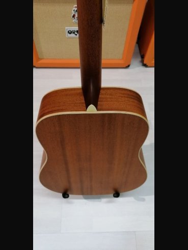 Larriveè L-03E Chitarra Folk Elettrificata