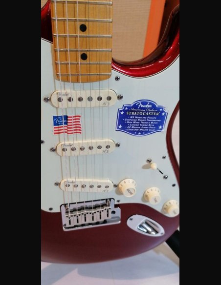 Fender American Deluxe Stratocaster V Neck Maple Fingerboard Candy Apple Red