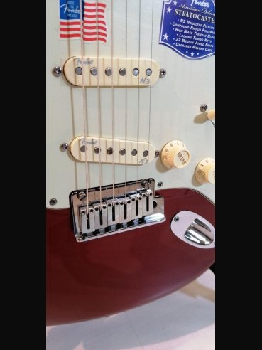 Fender American Deluxe Stratocaster V Neck Maple Fingerboard Candy Apple Red