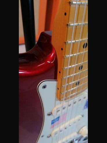 Fender American Deluxe Stratocaster V Neck Maple Fingerboard Candy Apple Red