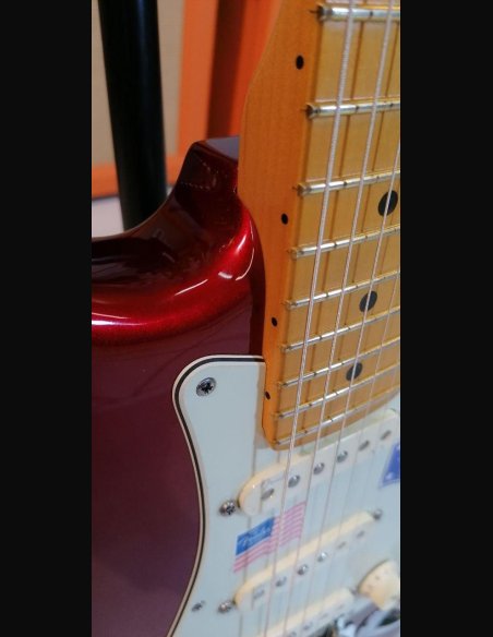 Fender American Deluxe Stratocaster V Neck Maple Fingerboard Candy Apple Red
