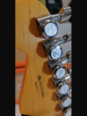 Fender American Deluxe Stratocaster V Neck Maple Fingerboard Candy Apple Red