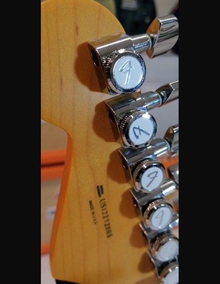 Fender American Deluxe Stratocaster V Neck Maple Fingerboard Candy Apple Red