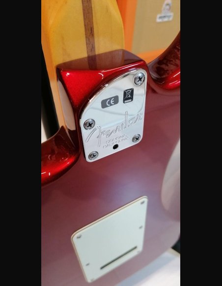 Fender American Deluxe Stratocaster V Neck Maple Fingerboard Candy Apple Red