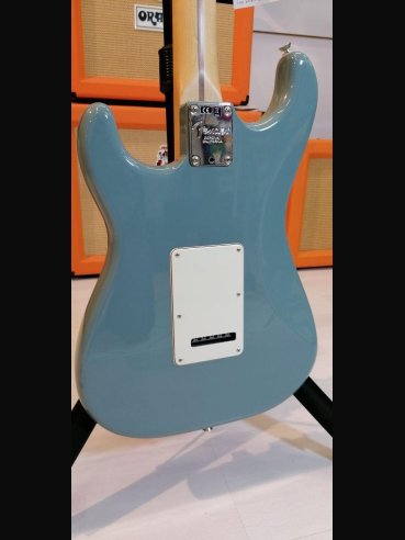 Fender American Professional Stratocaster Maple Fingerboard Sonic Grey