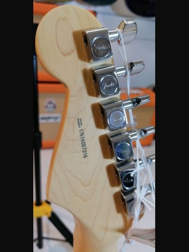 Fender American Professional Stratocaster Maple Fingerboard Sonic Grey