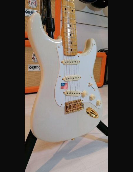 Fender American Vintage '57 Commemorative Stratocaster Maple Fingerboard