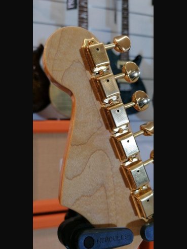 Fender American Vintage '57 Commemorative Stratocaster Maple Fingerboard