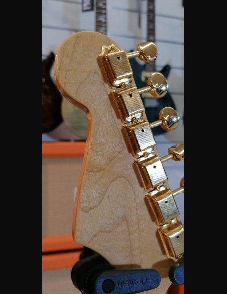 Fender American Vintage '57 Commemorative Stratocaster Maple Fingerboard