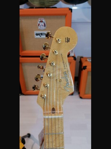 Fender American Vintage '57 Commemorative Stratocaster Maple Fingerboard