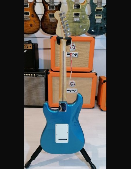 Fender Standard Stratocaster Maple Fingerboard Lake Placid Blue