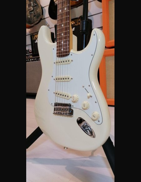 Fender American Professional Stratocaster Rosewood Fingerboard Olympic White