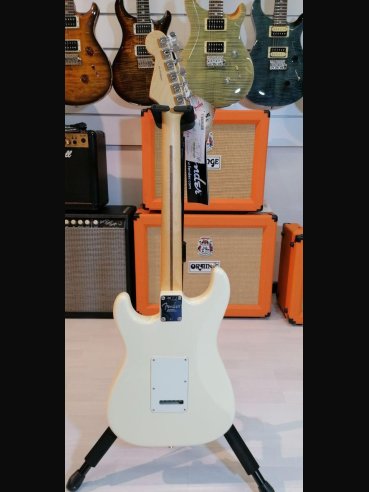 Fender American Professional Stratocaster Rosewood Fingerboard Olympic White