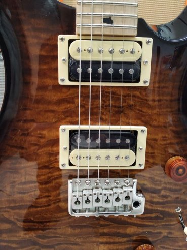 PRS SE Custom 24 Quilted Maple Neck Vintage Black Gold Burst