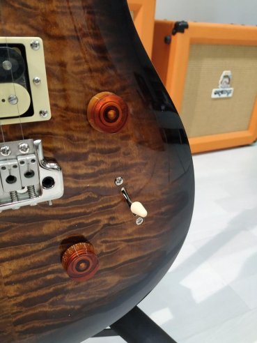 PRS SE Custom 24 Quilted Maple Neck Vintage Black Gold Burst