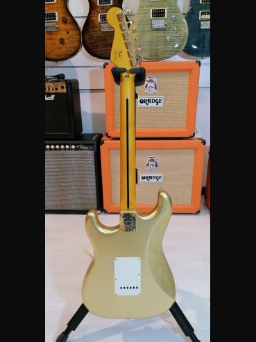 Squier 60Th Anniversary Classic Vibe Strotocaster Maple Fingerboard Aztec Gold