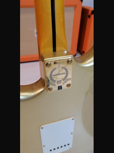 Squier 60Th Anniversary Classic Vibe Strotocaster Maple Fingerboard Aztec Gold