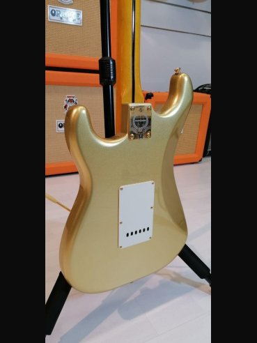 Squier 60Th Anniversary Classic Vibe Strotocaster Maple Fingerboard Aztec Gold