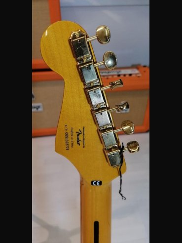 Squier 60Th Anniversary Classic Vibe Strotocaster Maple Fingerboard Aztec Gold
