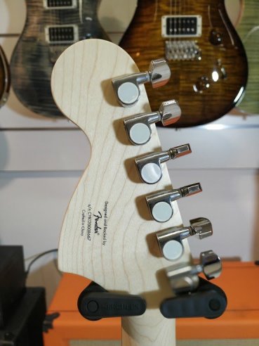 Squier Affinity Stratocaster HSS Lrl Oympic White