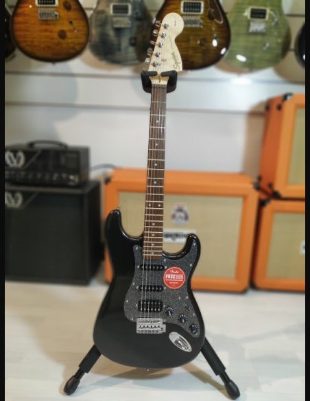 Squier Affinity Stratocaster HSS Lrl Montego Rosewood Fingerboard Black Metal
