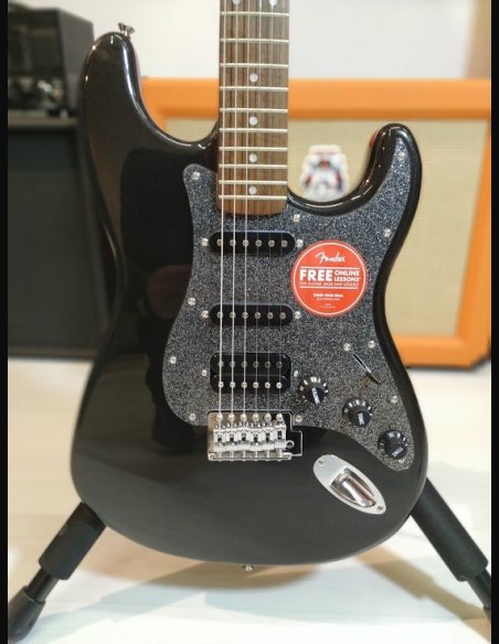 Squier Affinity Stratocaster HSS Lrl Montego Rosewood Fingerboard Black Metal