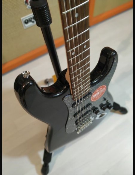 Squier Affinity Stratocaster HSS Lrl Montego Rosewood Fingerboard Black Metal