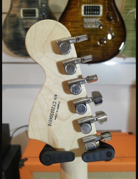 Squier Affinity Stratocaster HSS Lrl Montego Rosewood Fingerboard Black Metal