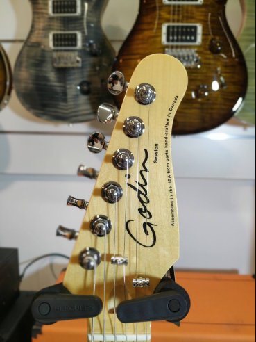 Godin Session Black Burst SG MN w/bag